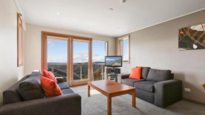 White Crystal 215, Hotham Heights
